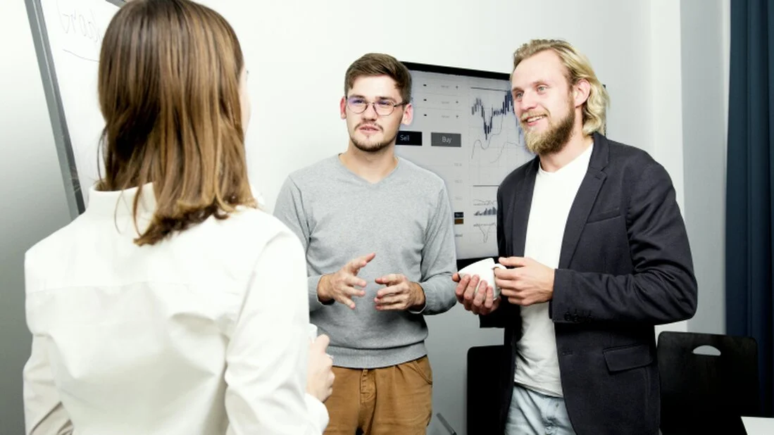 Erfahrenes Team in einer Produktionshalle